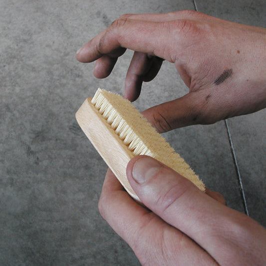 NAGELBÜRSTE